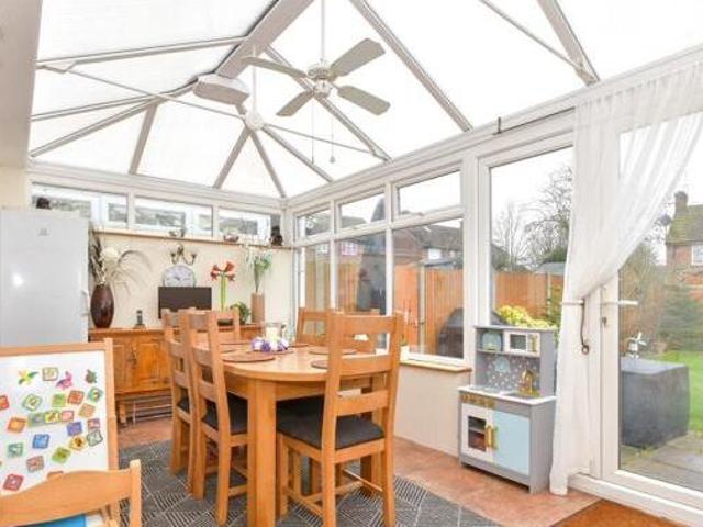 House for sale in Sutton-at-Hone and Hawley, Monks Orchard