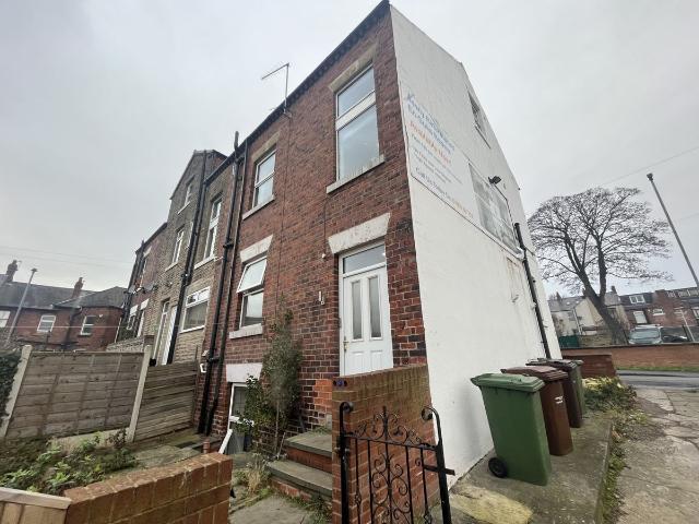Room for rent in Wrenthorpe, West Yorkshire