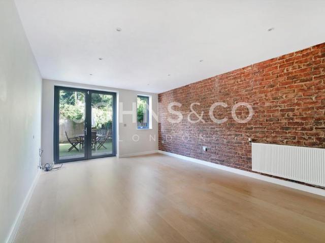 House for rent in London Borough of Hounslow, Greater London