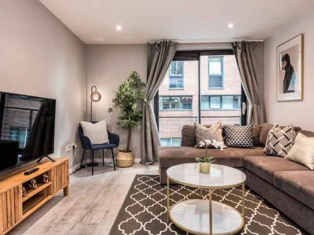 Apartment for rent in Chinatown, Calderstones
