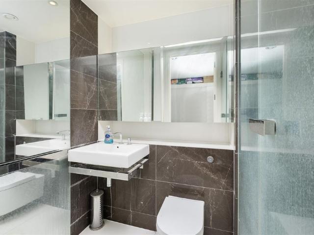 Studio for rent in Isle Of Dogs, Greater London