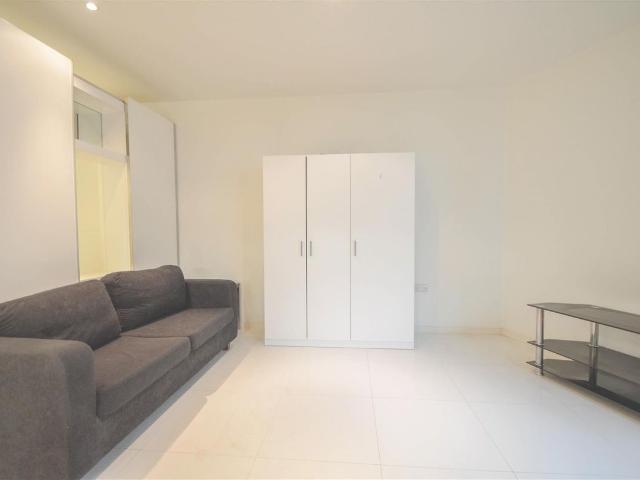 Studio for rent in Isle Of Dogs, Greater London