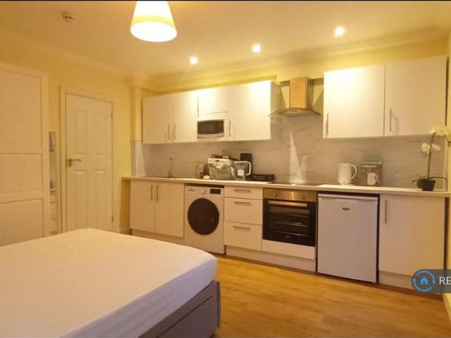 Apartment for rent in Shepherd's Bush, Greater London