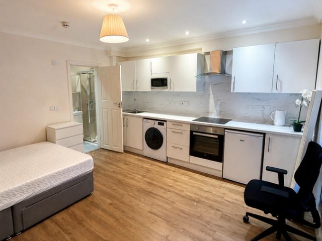 Studio for rent in Shepherd's Bush, Greater London