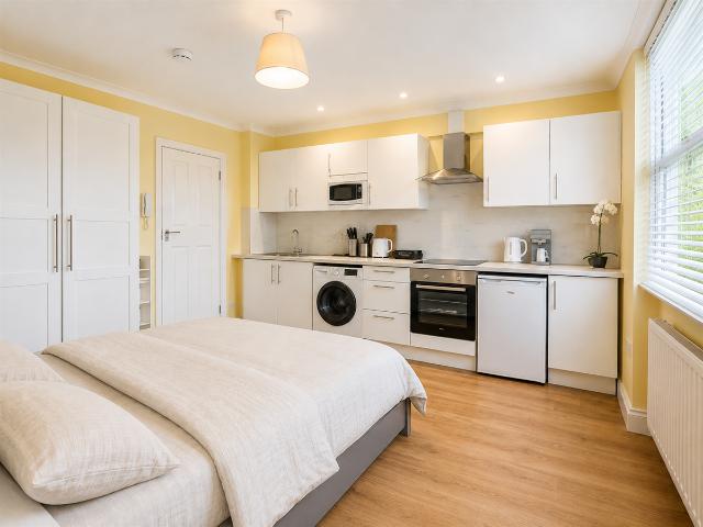 Studio for rent in Shepherd's Bush, Greater London
