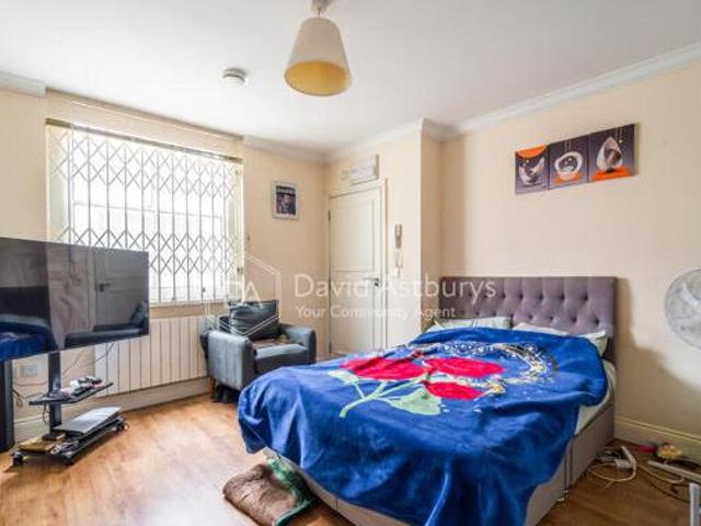 House for rent in Lyons, Greater London