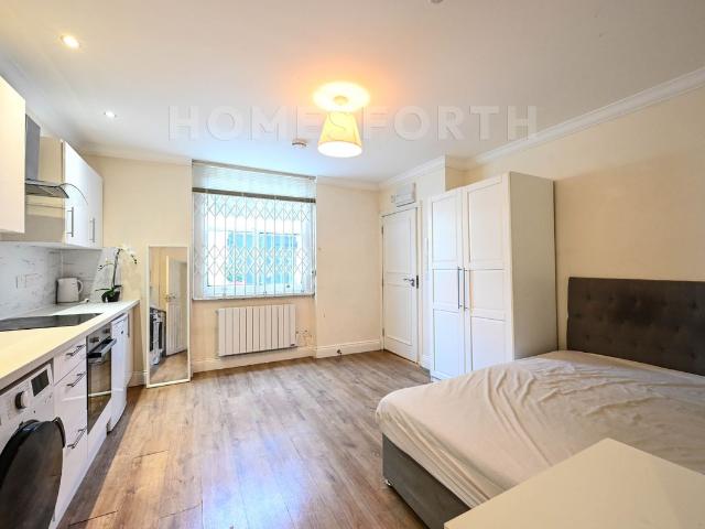 Studio for rent in Shepherd's Bush, Greater London