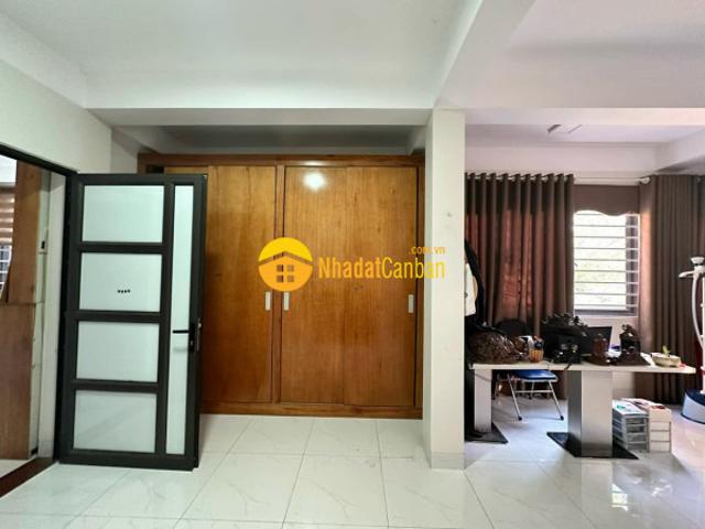 Nhà mặt phố bán