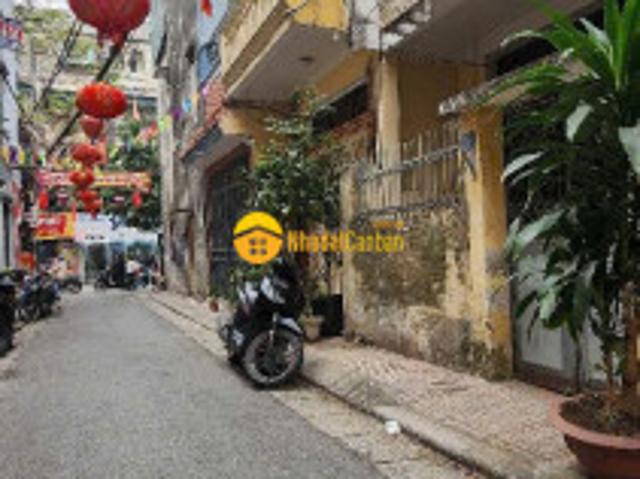 Nhà mặt phố bán