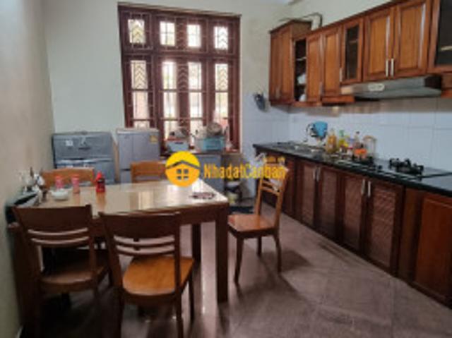 Nhà mặt phố bán