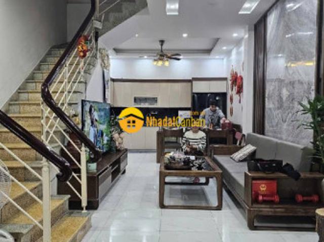 Nhà mặt phố bán