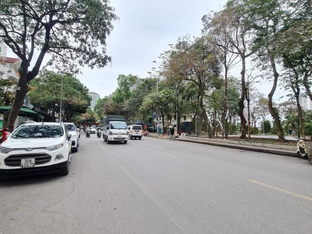 Nhà mặt phố bán
