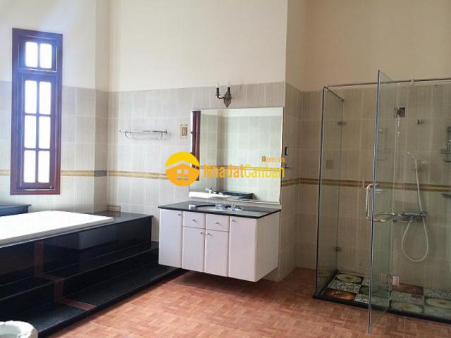 Nhà mặt phố bán