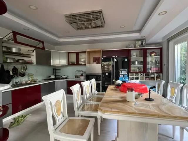 Biệt Thự bán tại Khuôn viên UBND Thành phố Hồ Chí Minh, Thành phố Hồ Chí Minh