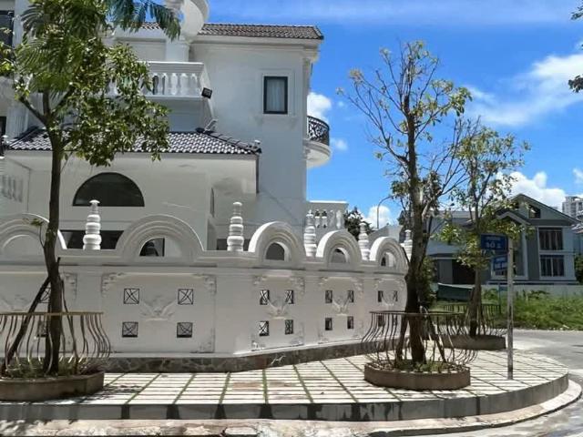 Biệt Thự bán tại Khuôn viên UBND Thành phố Hồ Chí Minh, Thành phố Hồ Chí Minh