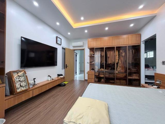 Nhà mặt phố bán