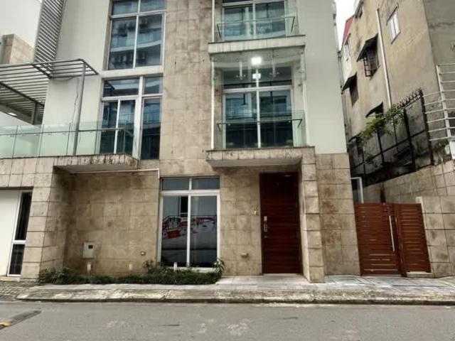 Nhà mặt phố bán tại Hoàn Kiếm, Hà Nội