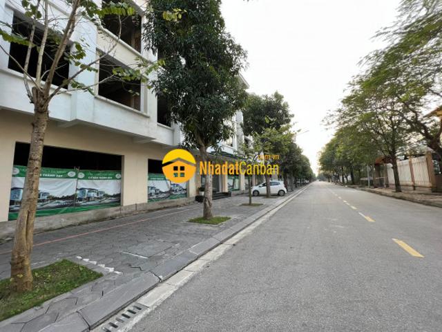 Nhà mặt phố bán