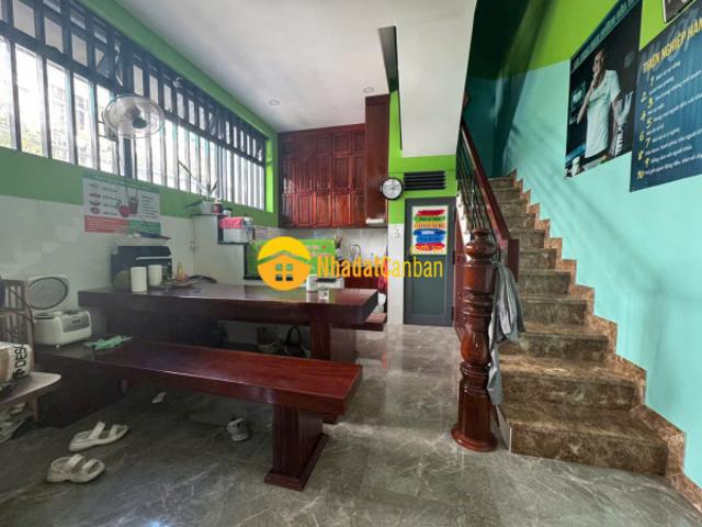 Nhà mặt phố bán