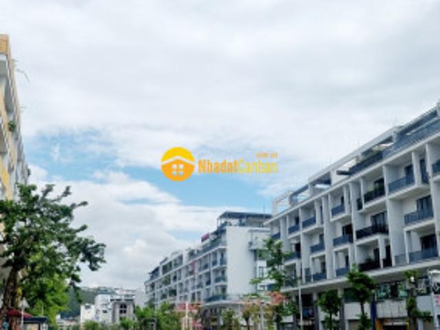 Nhà mặt phố bán