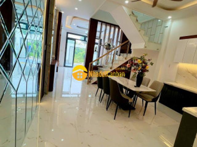 Nhà mặt phố bán