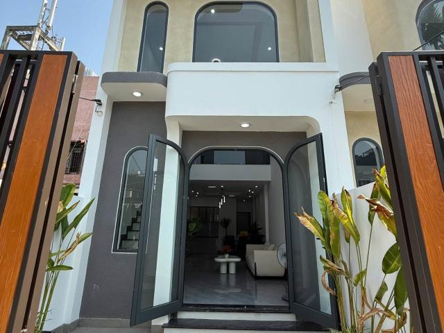 Nhà mặt phố bán