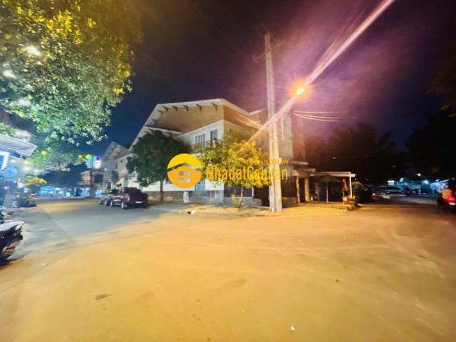 Nhà mặt phố bán