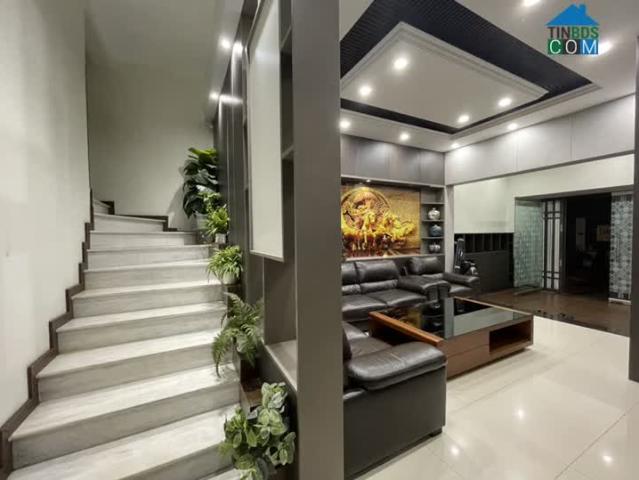 Nhà mặt phố bán