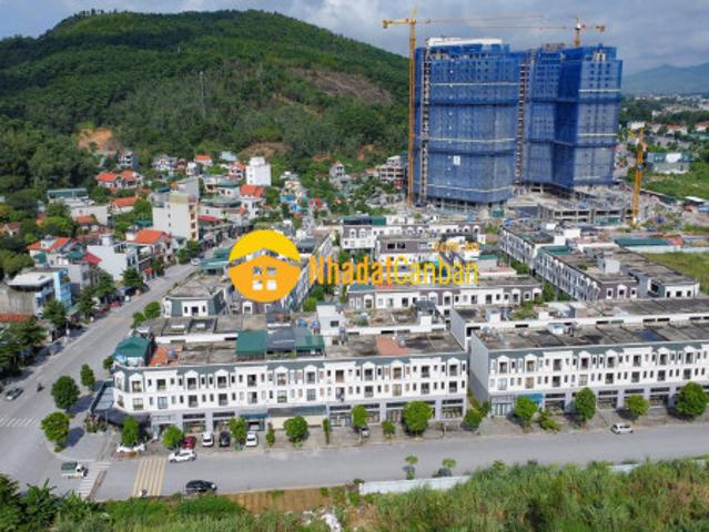Nhà mặt phố bán