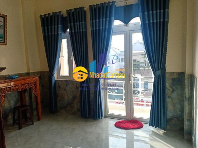 Nhà mặt phố bán