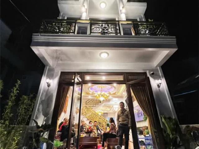 Nhà mặt phố bán