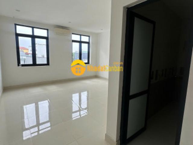 Nhà mặt phố bán