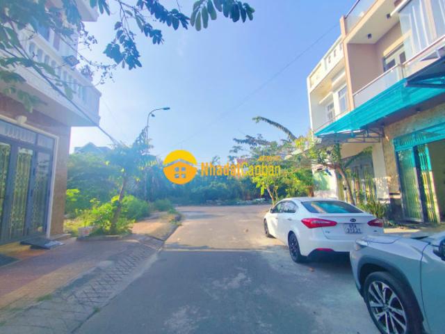 Mặt bằng bán