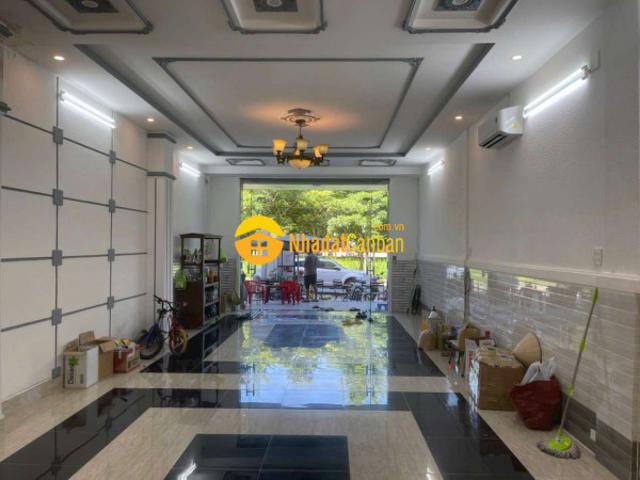 Nhà mặt phố bán