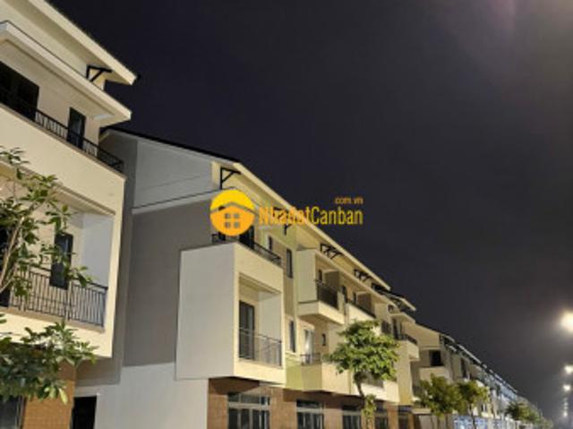 Nhà mặt phố bán