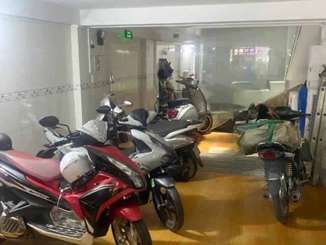 Nhà mặt phố bán tại Khuôn viên UBND Thành phố Hồ Chí Minh, Thành phố Hồ Chí Minh