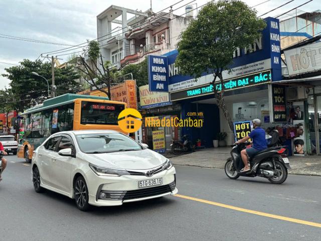 Nhà mặt phố bán