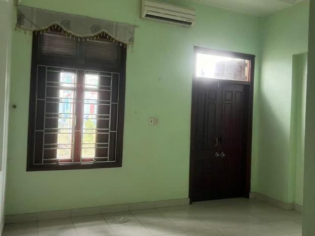 Nhà mặt phố bán