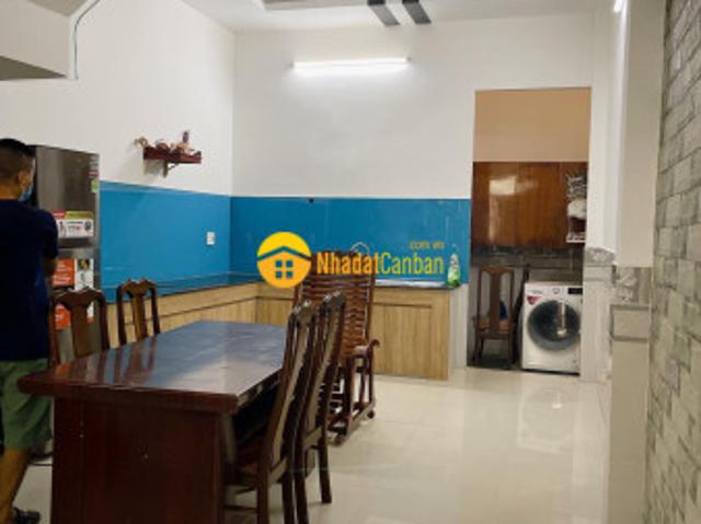 Nhà mặt phố bán