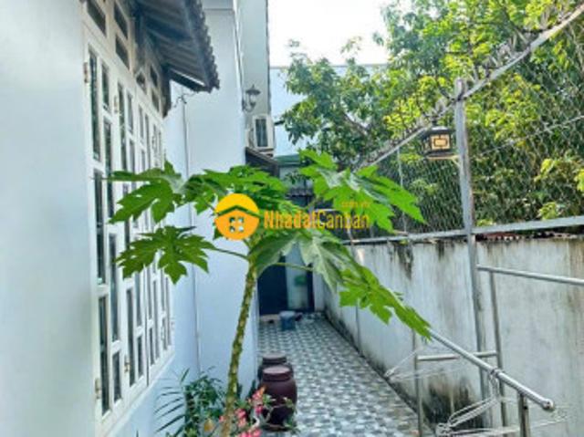 Nhà mặt phố bán