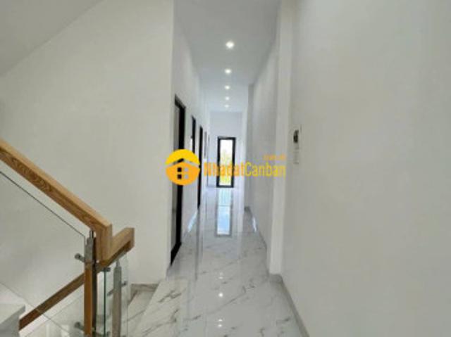 Nhà mặt phố bán
