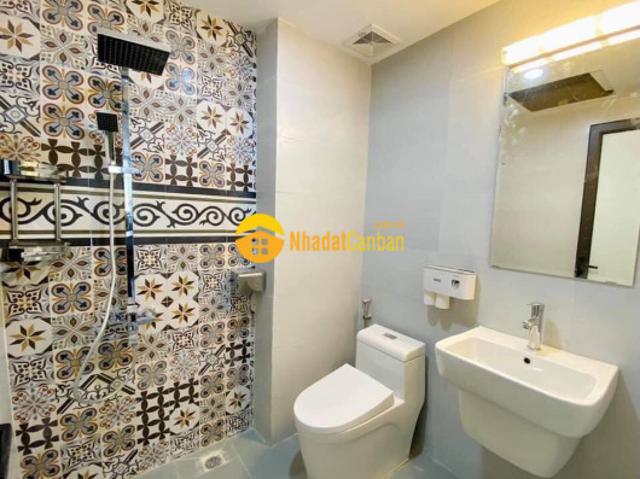 Nhà mặt phố bán