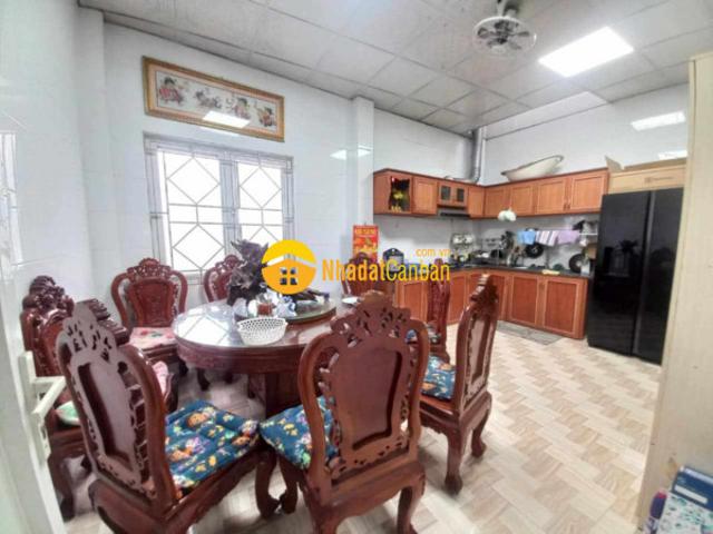 Nhà mặt phố bán