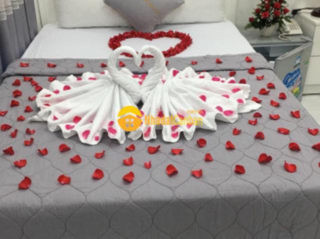 Nhà mặt phố bán