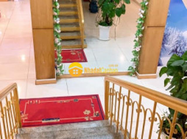 Nhà mặt phố bán