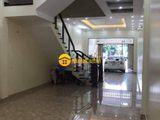 Nhà mặt phố bán