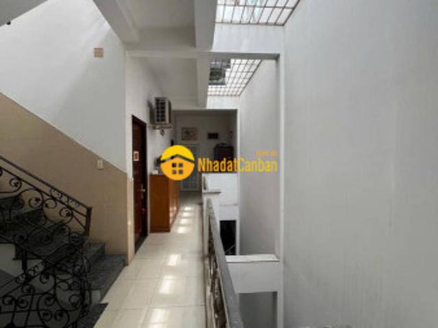 Nhà mặt phố bán