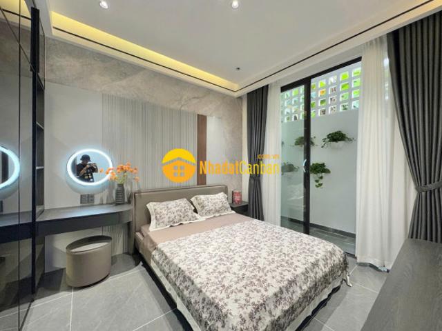 Nhà mặt phố bán