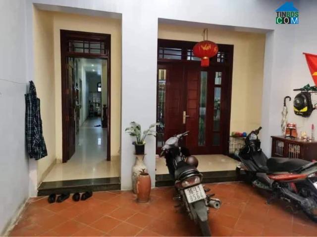Nhà mặt phố bán