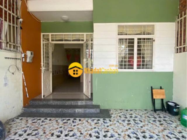 Nhà mặt phố bán